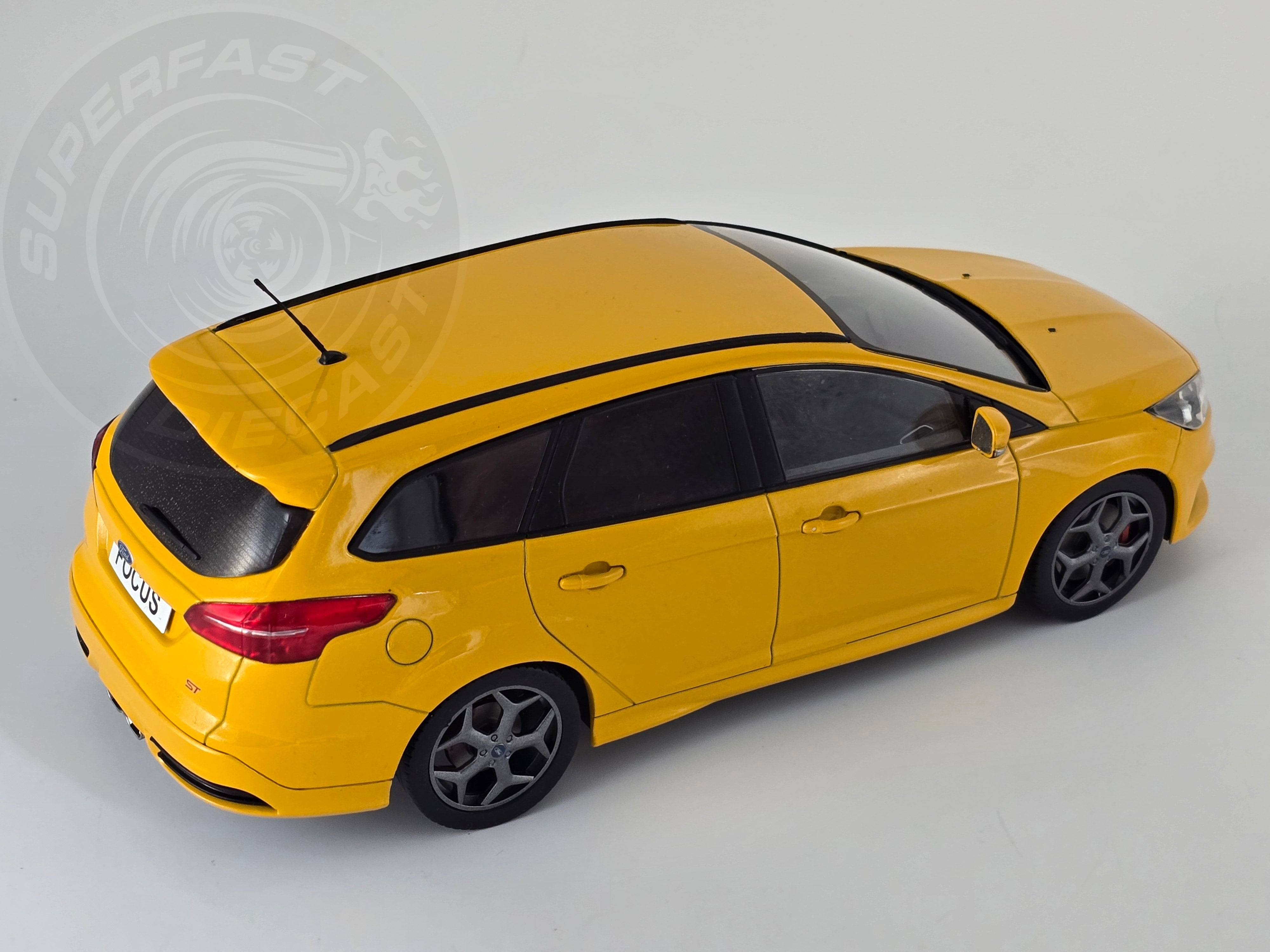 IXO 1:18 Scale Diecast - 2014 Ford Focus ST Estate (Turnier), Yellow - MCG18464