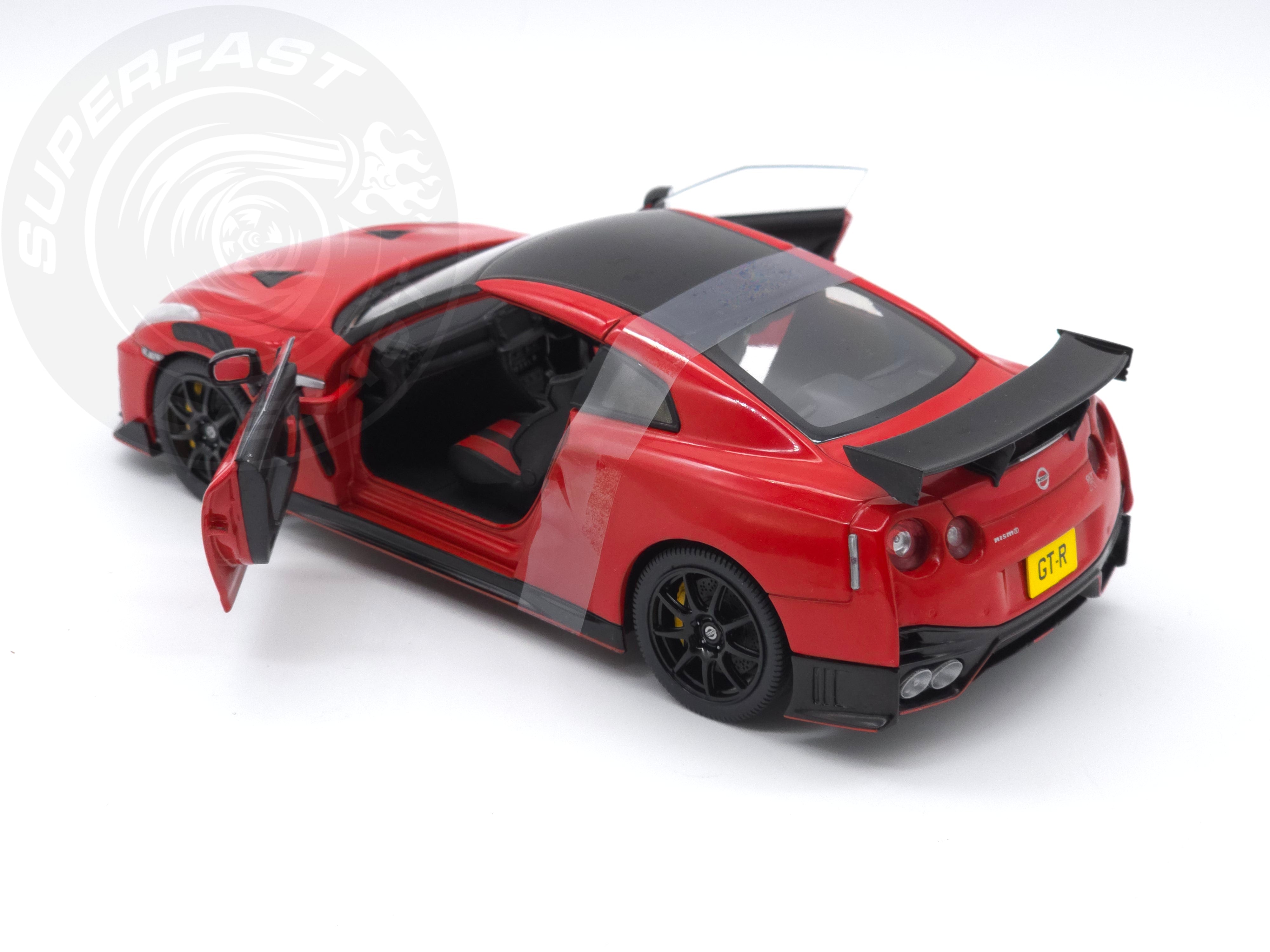 Whitebox 1:24 Scale Diecast Model Car - 2021 NISSAN GT-R Nismo in Red - WB124231