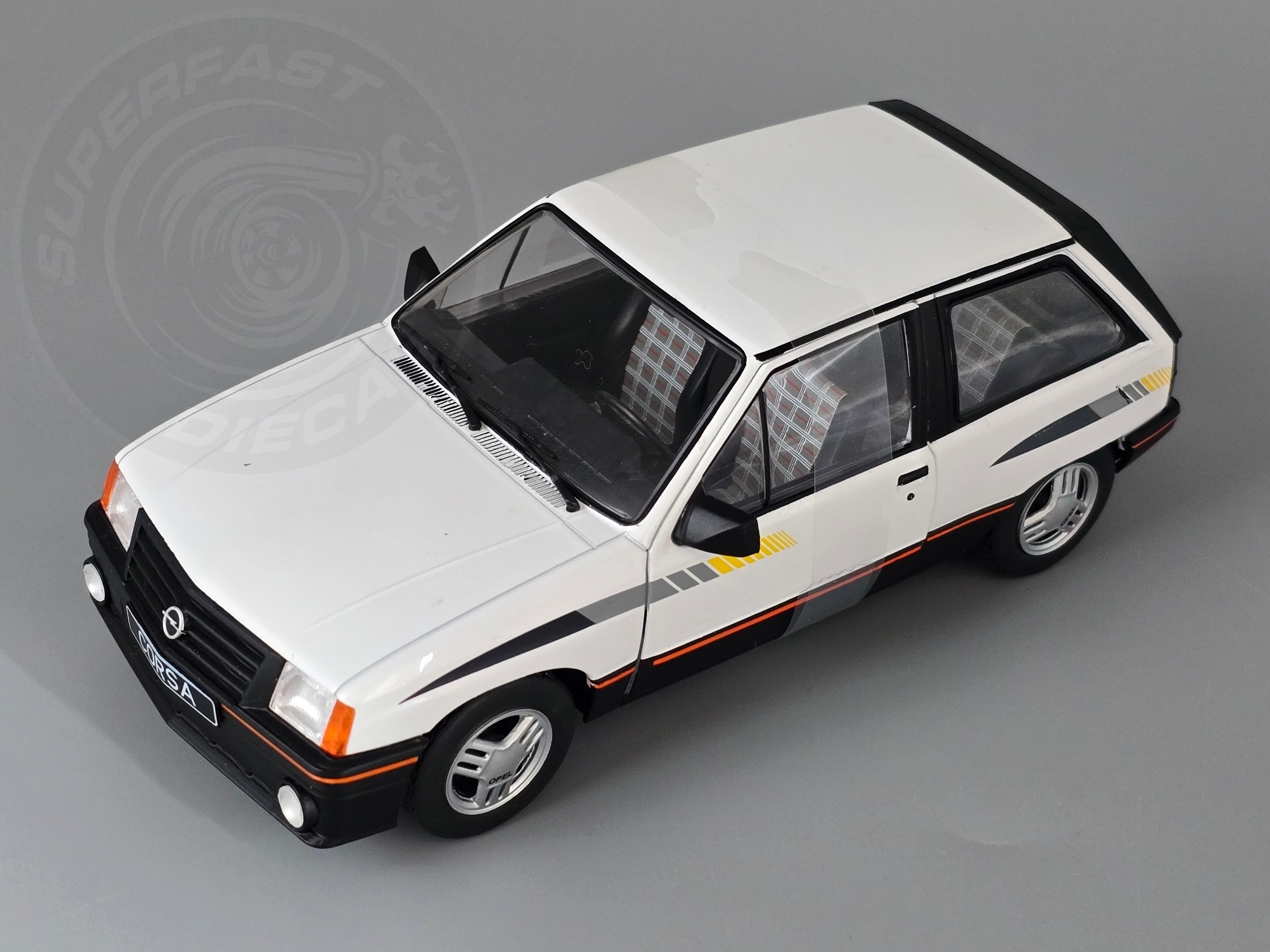 Whitebox 1:24 Scale Diecast Model Car - 1985 Opel Corsa SR (Vauxhall Nova), White