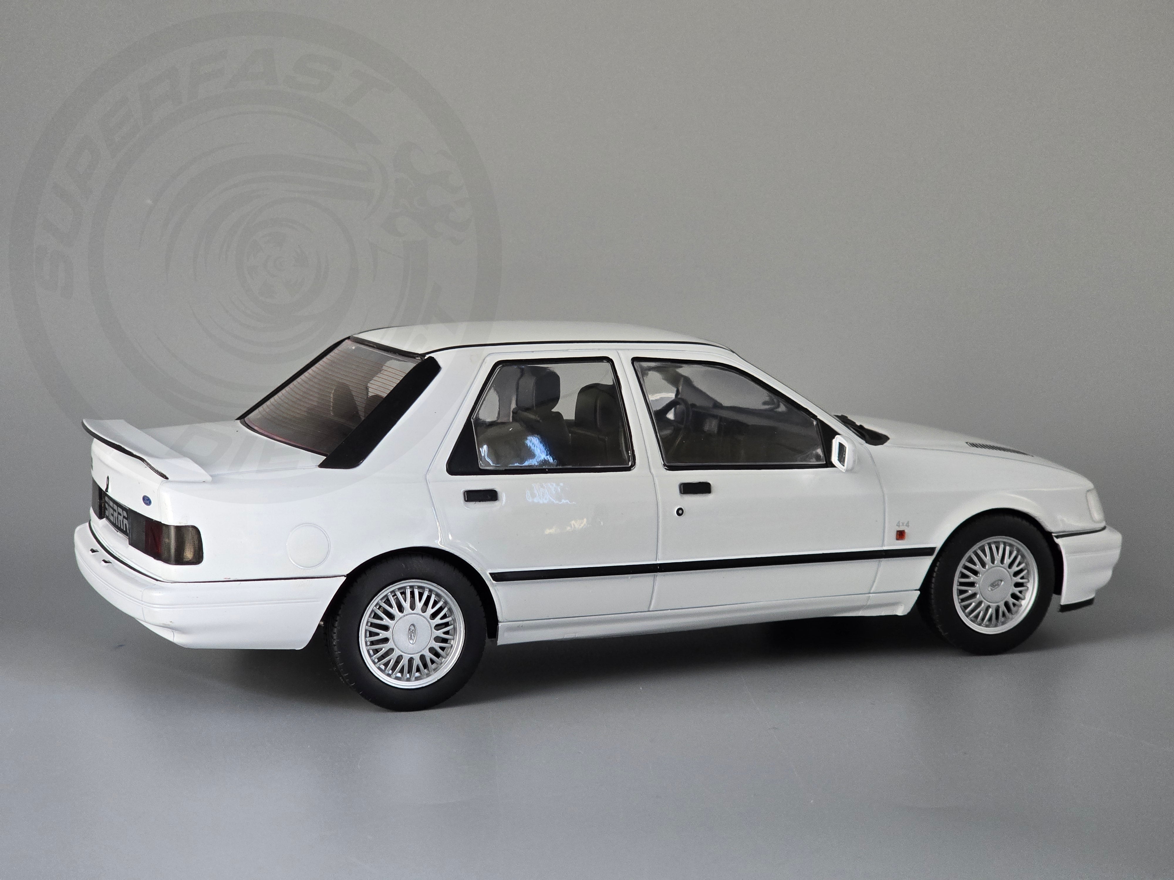 MCG 1:18 Scale - 1992 Ford Sierra Sapphire Cosworth 4x4 White - MCG18353