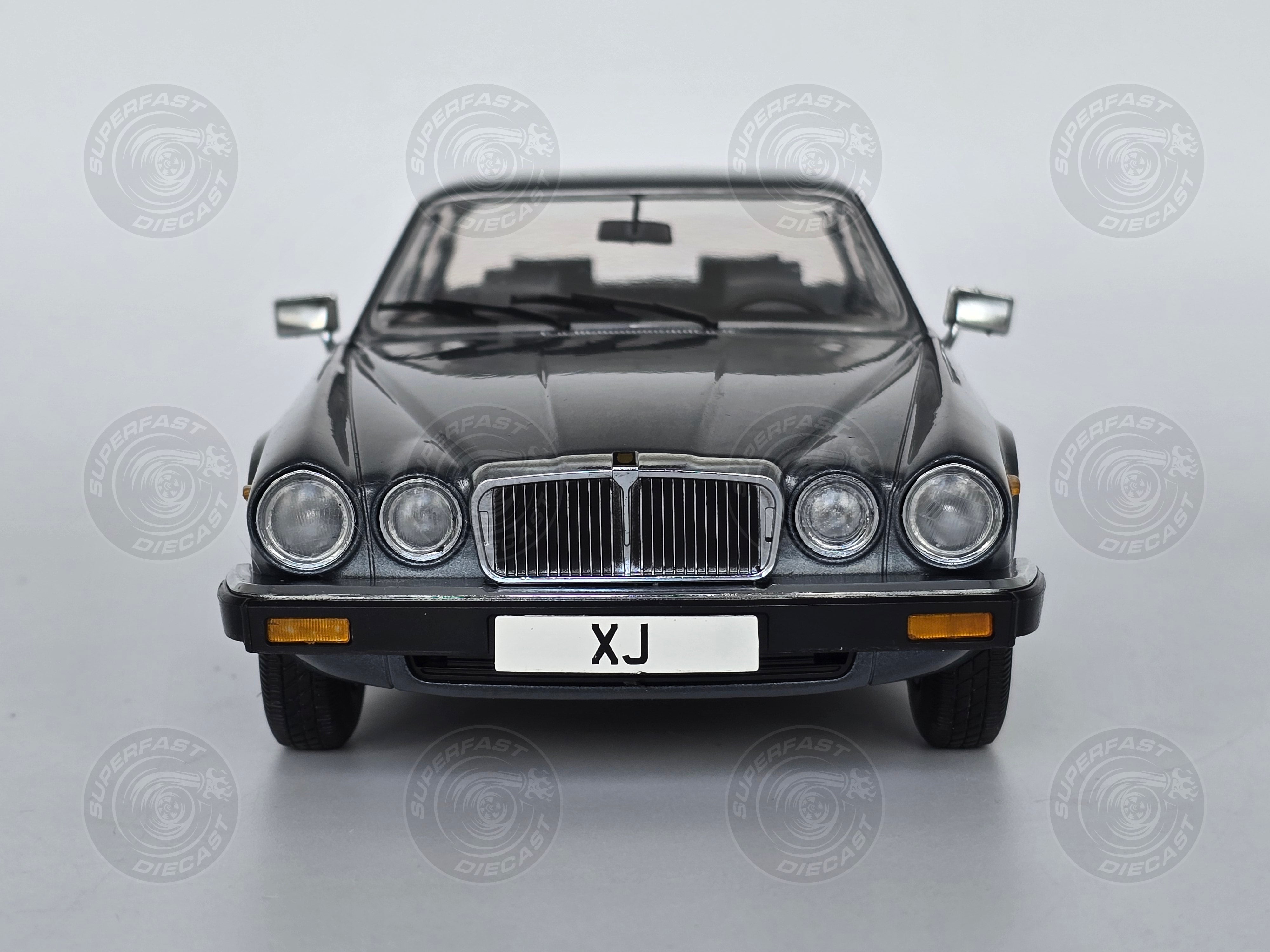 MCG 1:18 Scale Diecast - 1979 Jaguar XJ Series III, Dark Grey - MCG18177