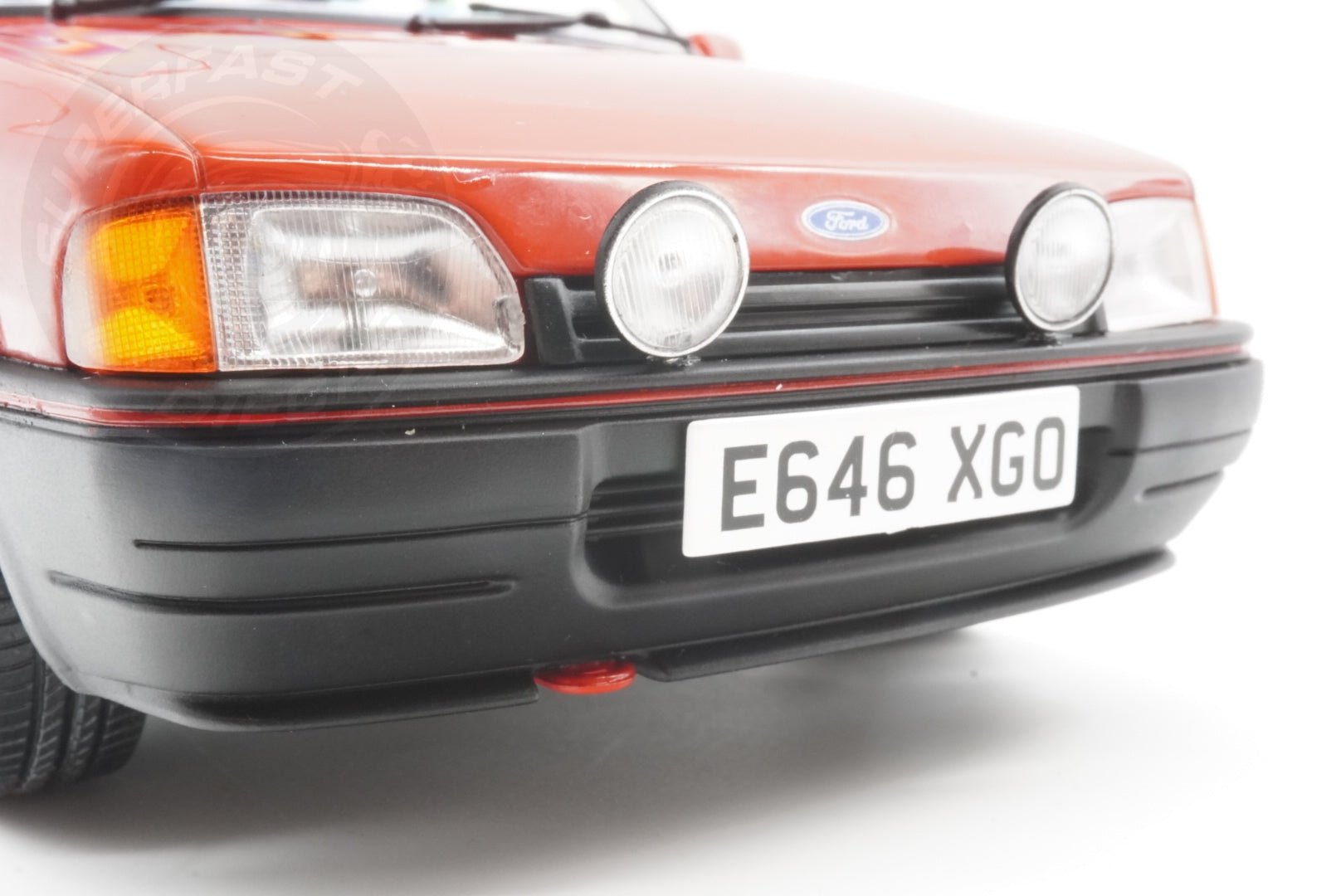 MCG 1:18 Scale Diecast - Ford Orion Mk II 1600i Ghia RHD with Pepperpot Alloys, Red (UK Exclusive 500pcs) - MCG18647