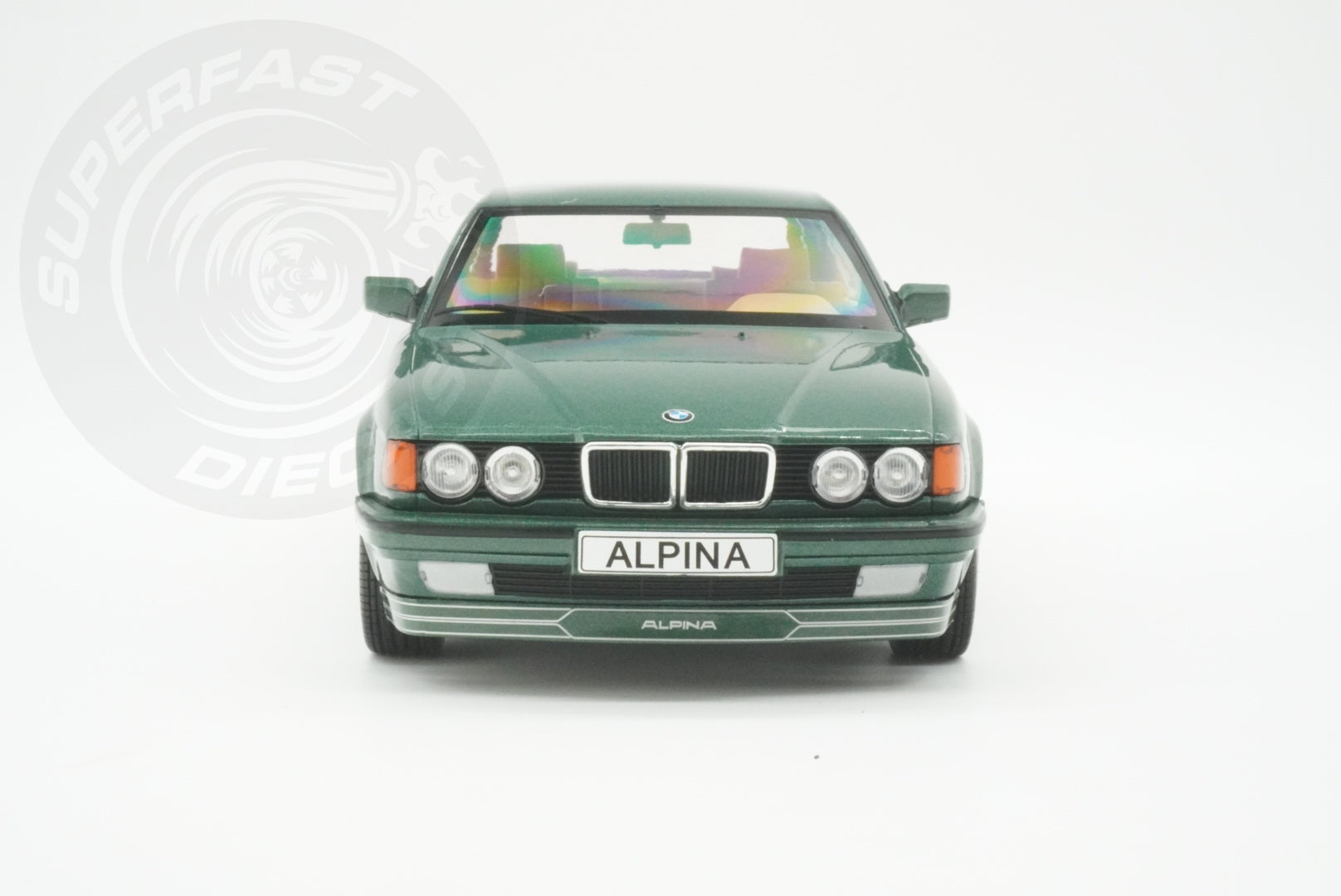 MCG 1:18 Scale Diecast Model Car - 1992 BMW Alpina B11 3,5, Green - MCG18233