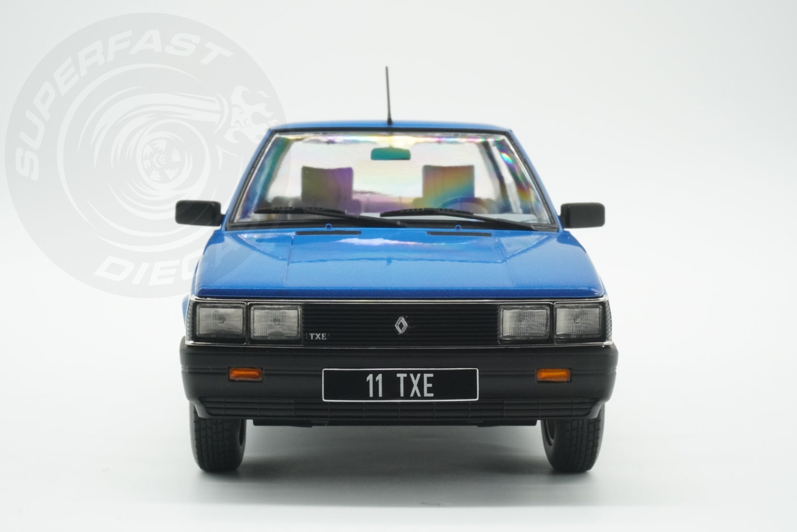 MCG 1:18 Diecast - 1985 Renault 11 GTL, Blue - MCG18591