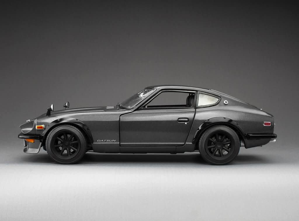 Sunstar 1:18 - 1971 Datsun 240Z - Grey - 3517