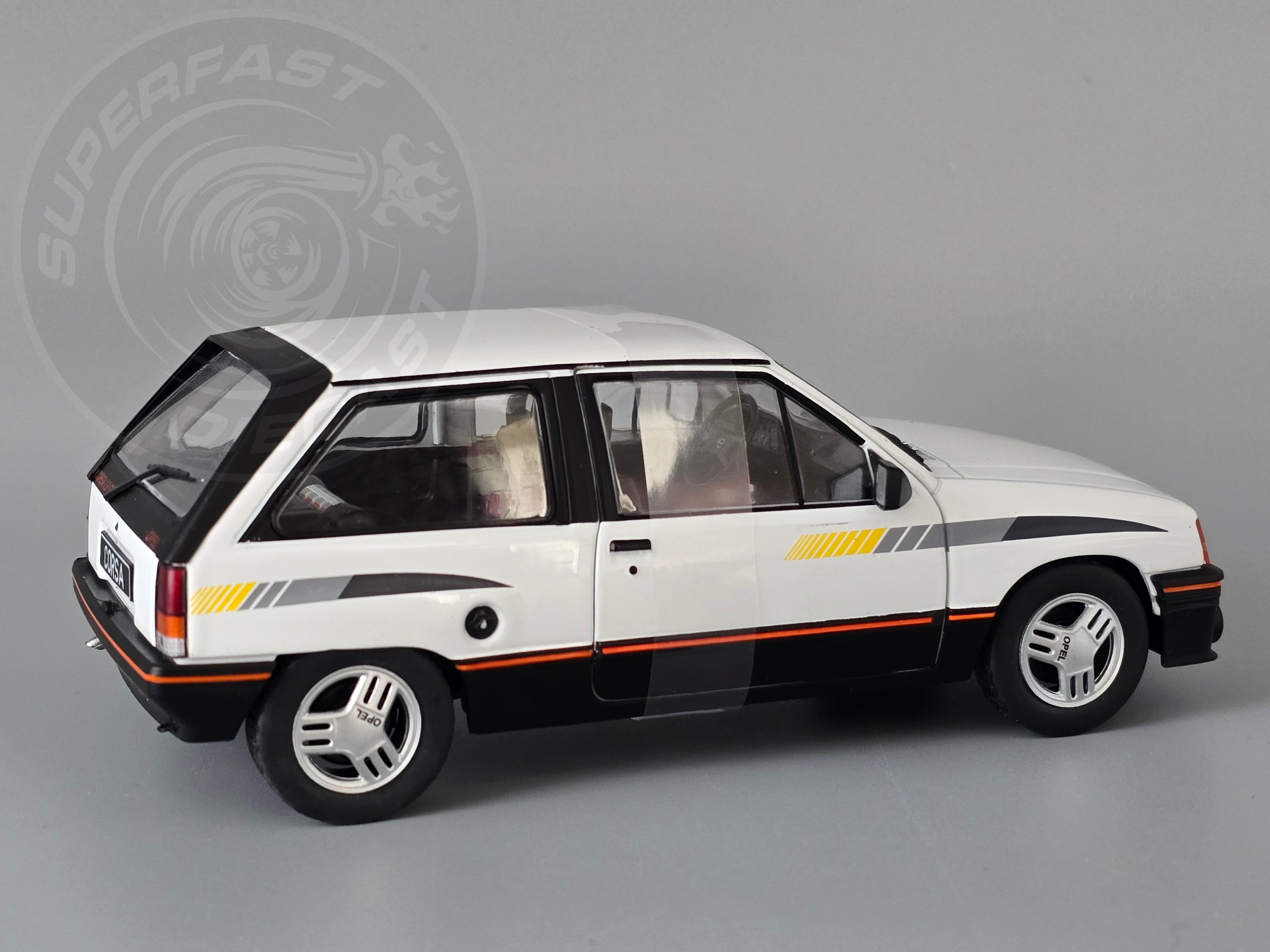 Whitebox 1:24 Scale Diecast Model Car - 1985 Opel Corsa SR (Vauxhall Nova), White