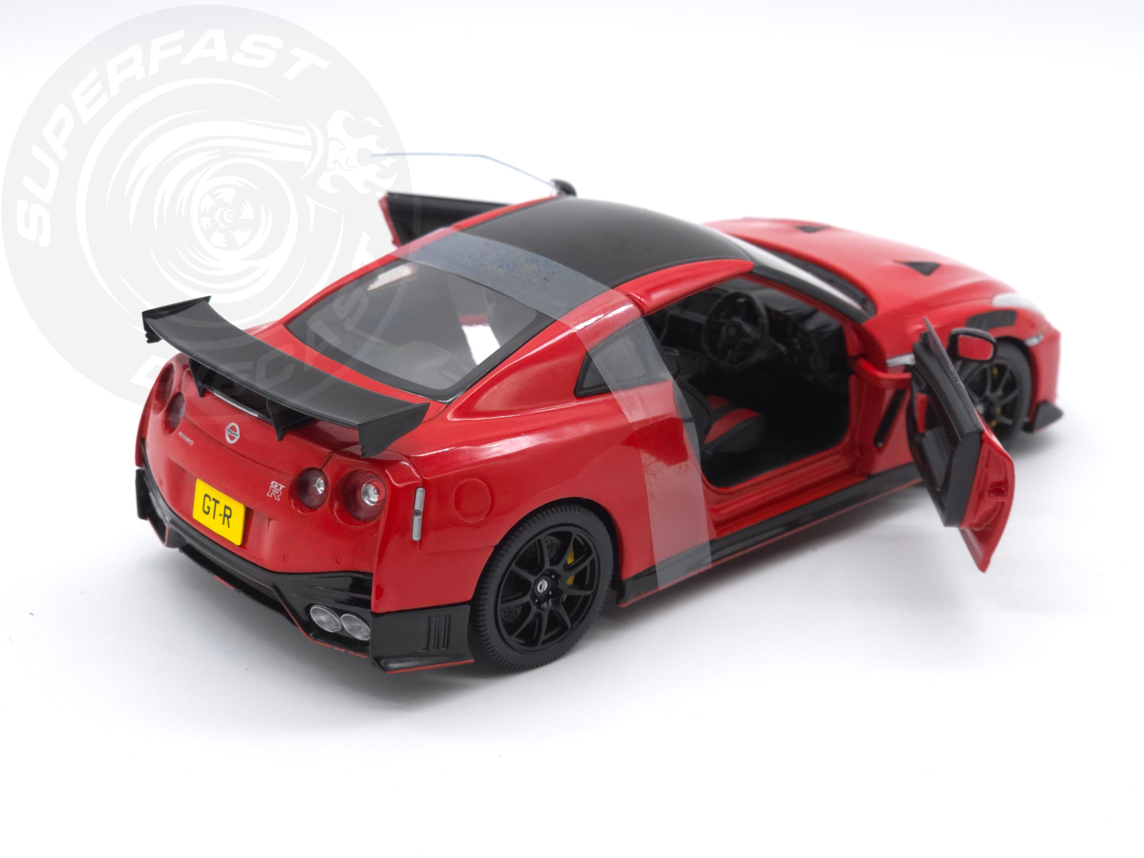 Whitebox 1:24 Scale Diecast Model Car - 2021 NISSAN GT-R Nismo in Red - WB124231