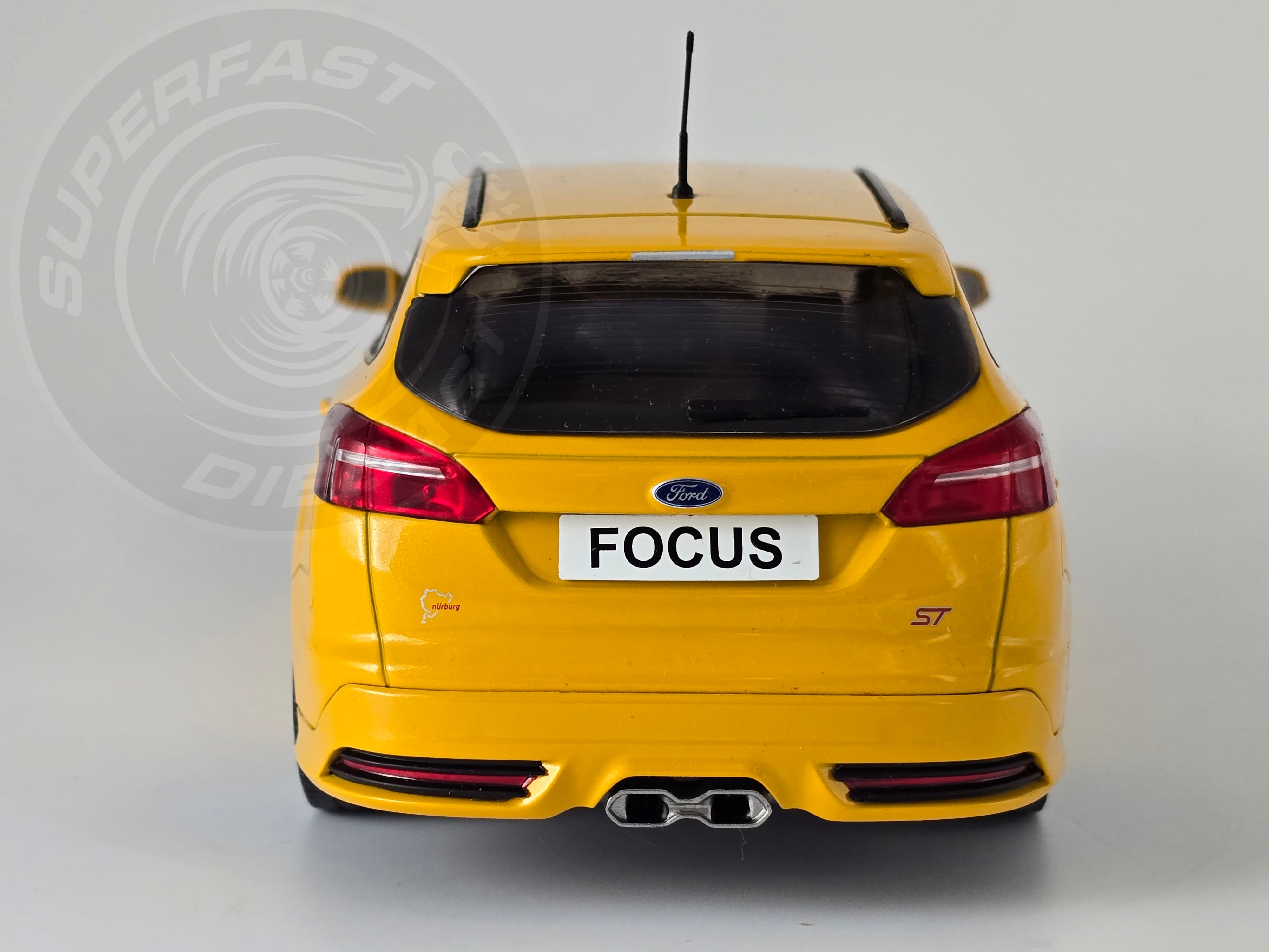 IXO 1:18 Scale Diecast - 2014 Ford Focus ST Estate (Turnier), Yellow - MCG18464