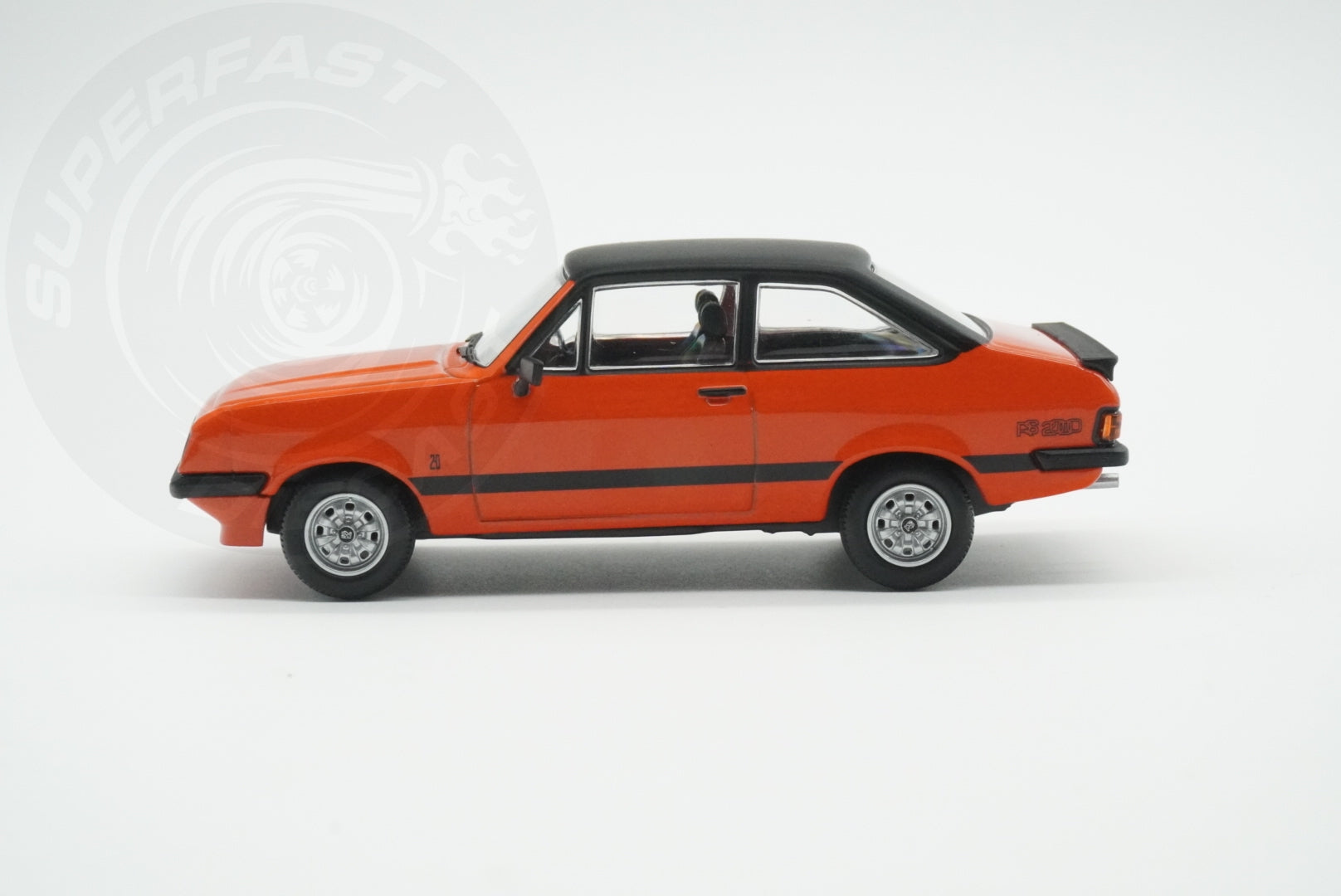 CORGI VANGUARDS 1:43 - 1976 Ford Escort Mk2 RS2000, Carnival Red - VA14910
