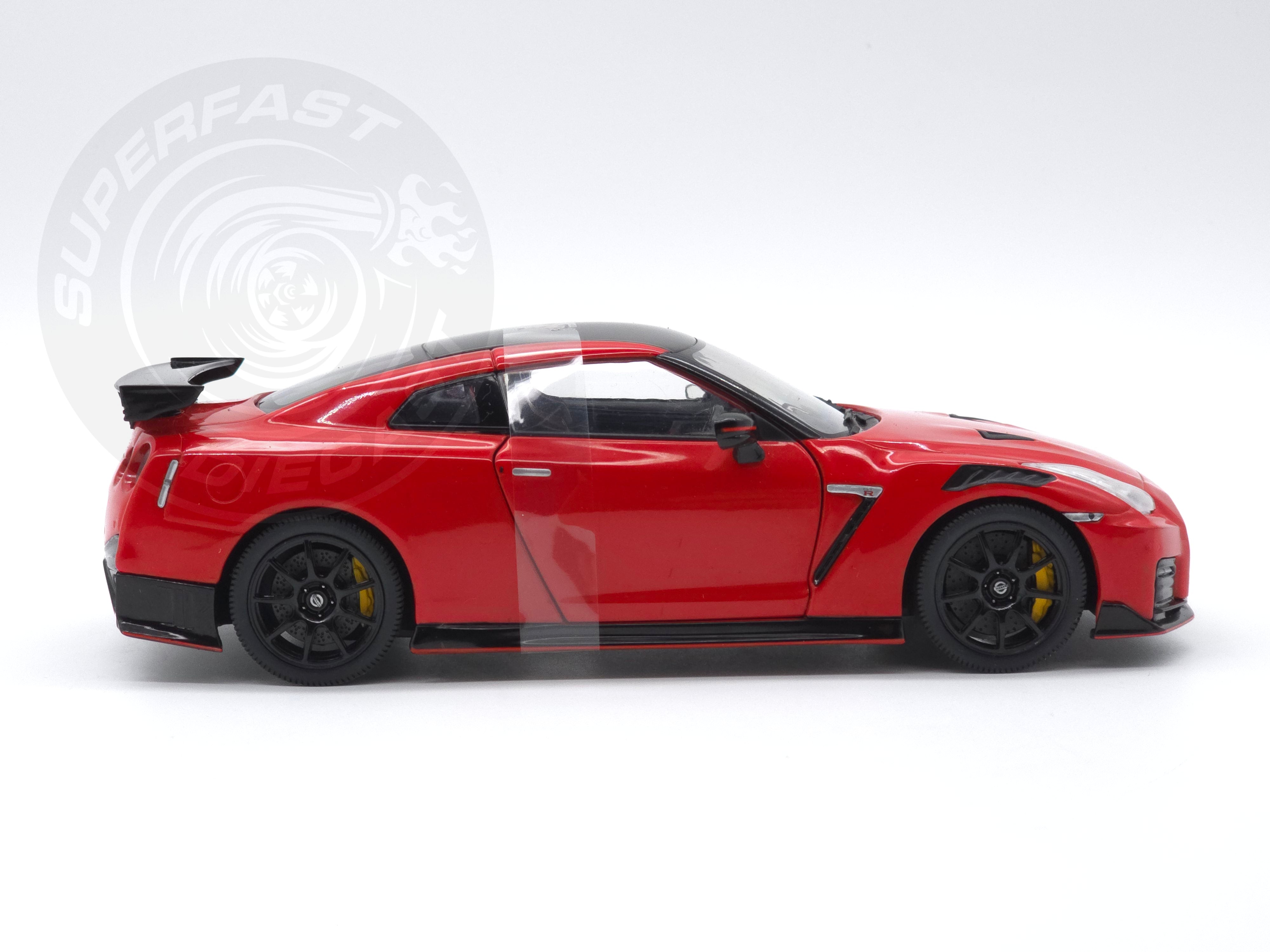 Whitebox 1:24 Scale Diecast Model Car - 2021 NISSAN GT-R Nismo in Red - WB124231