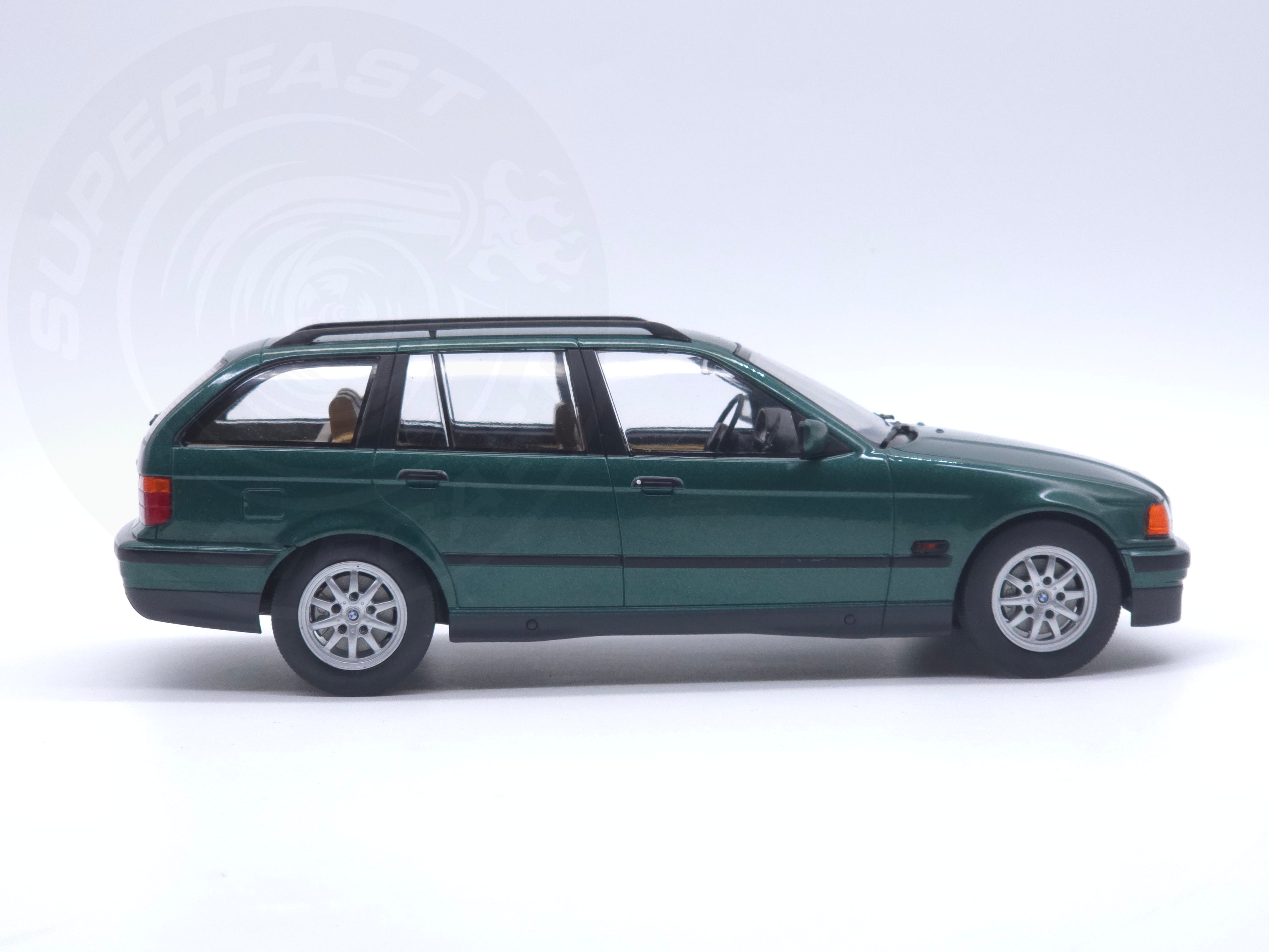 MCG 1:18 Scale Diecast Model, 1995 BMW 3 Series (E36) Touring, Green - MCG18366