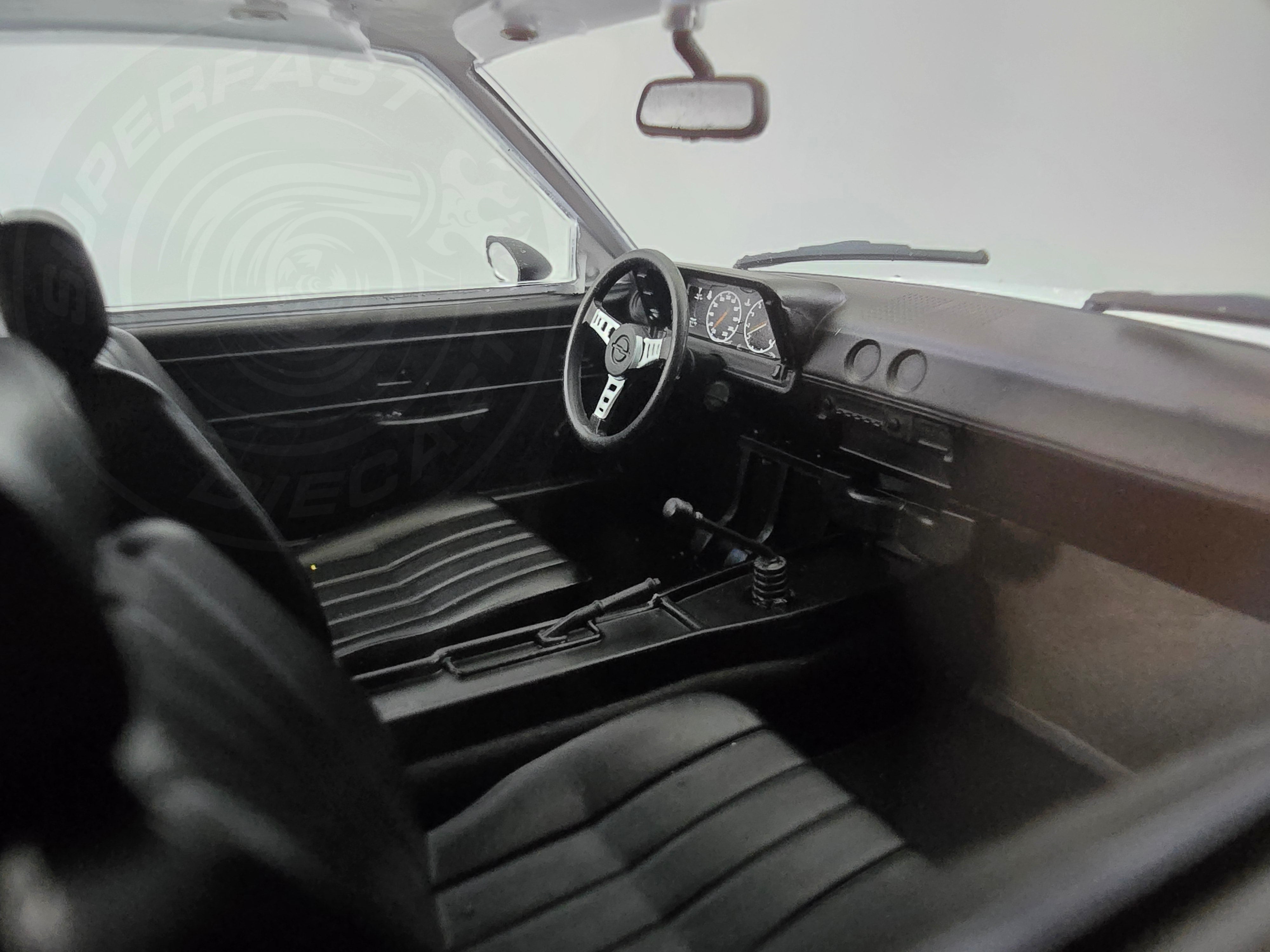 MCG 1:18 Scale Diecast Model Car - Opel Manta B Sport in White - MCG18237