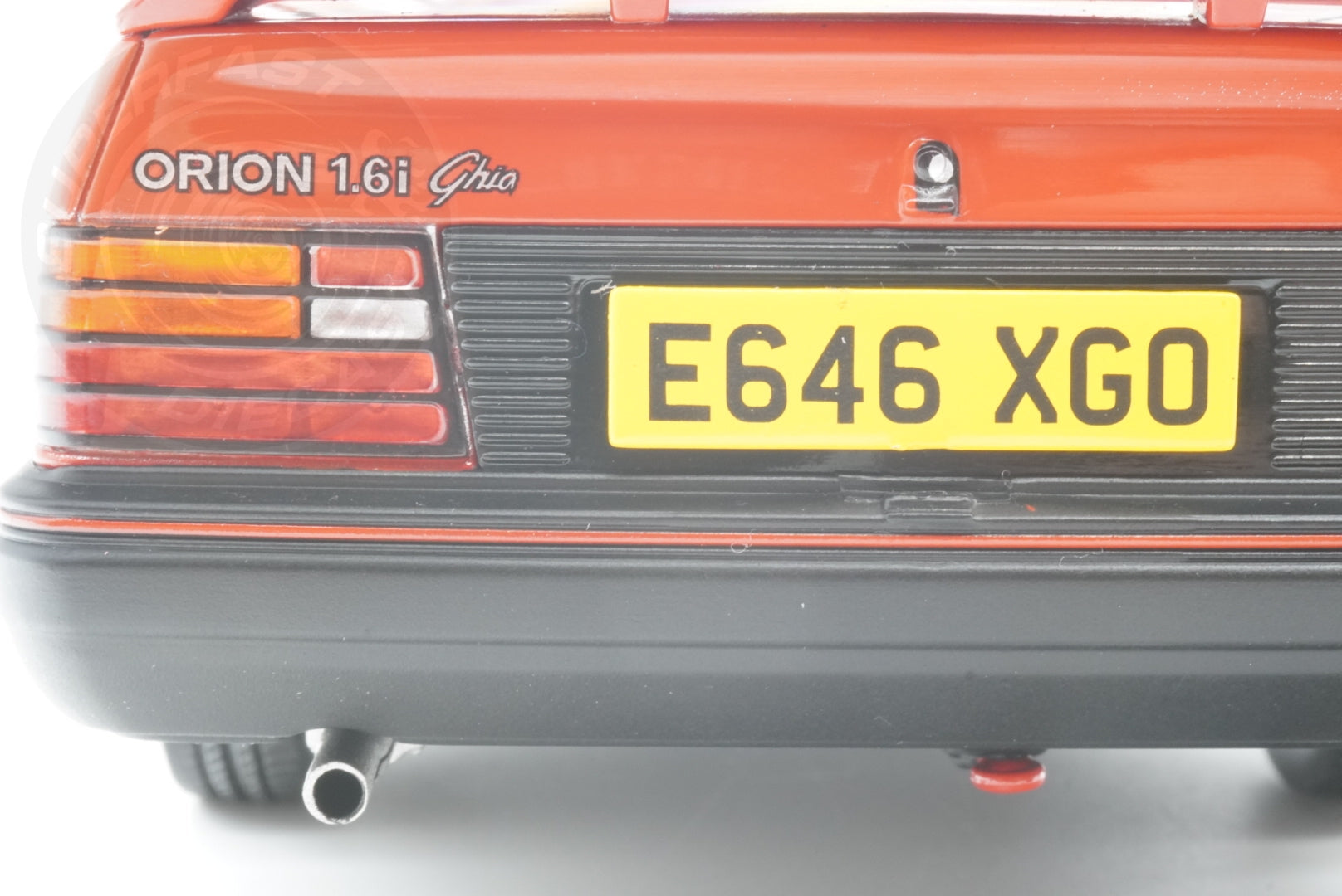 MCG 1:18 Scale Diecast - Ford Orion Mk II 1600i Ghia RHD with Pepperpot Alloys, Red (UK Exclusive 500pcs) - MCG18647