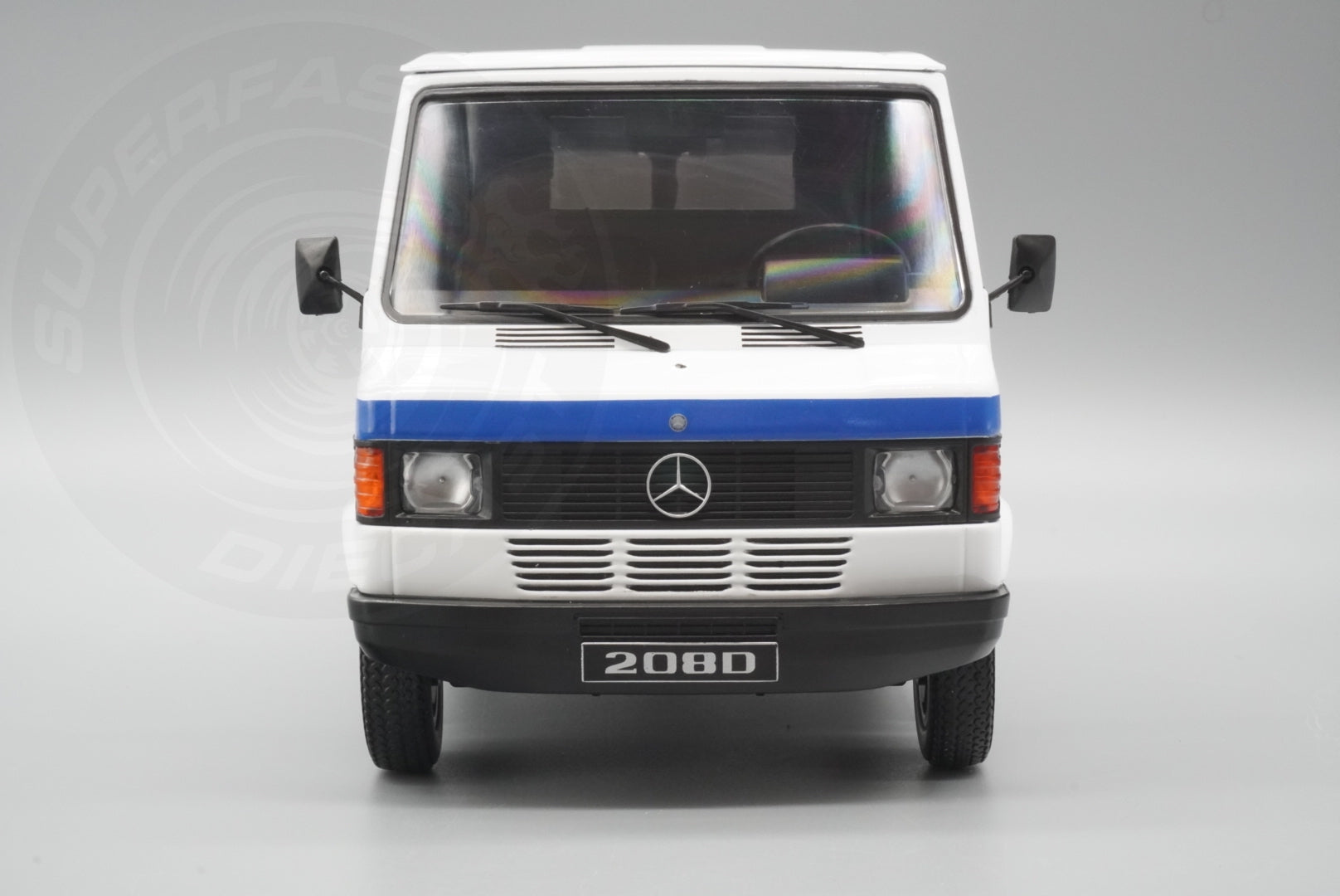 KK Scale 1:18 Scale Diecast - 1988 Mercedes 208 D Service Van, White - KKDC180302