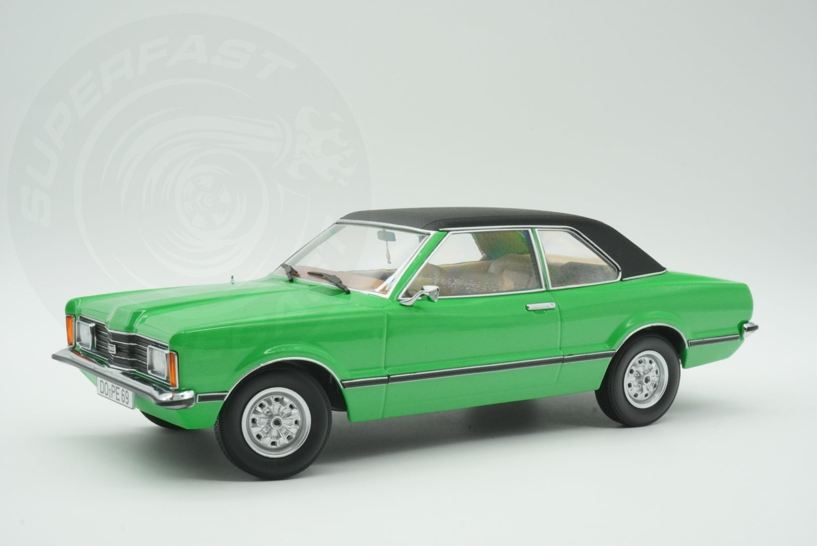 KK Scale 1:18 Scale Diecast - 1971 Ford Taunus GXL, Green - KKDC180971