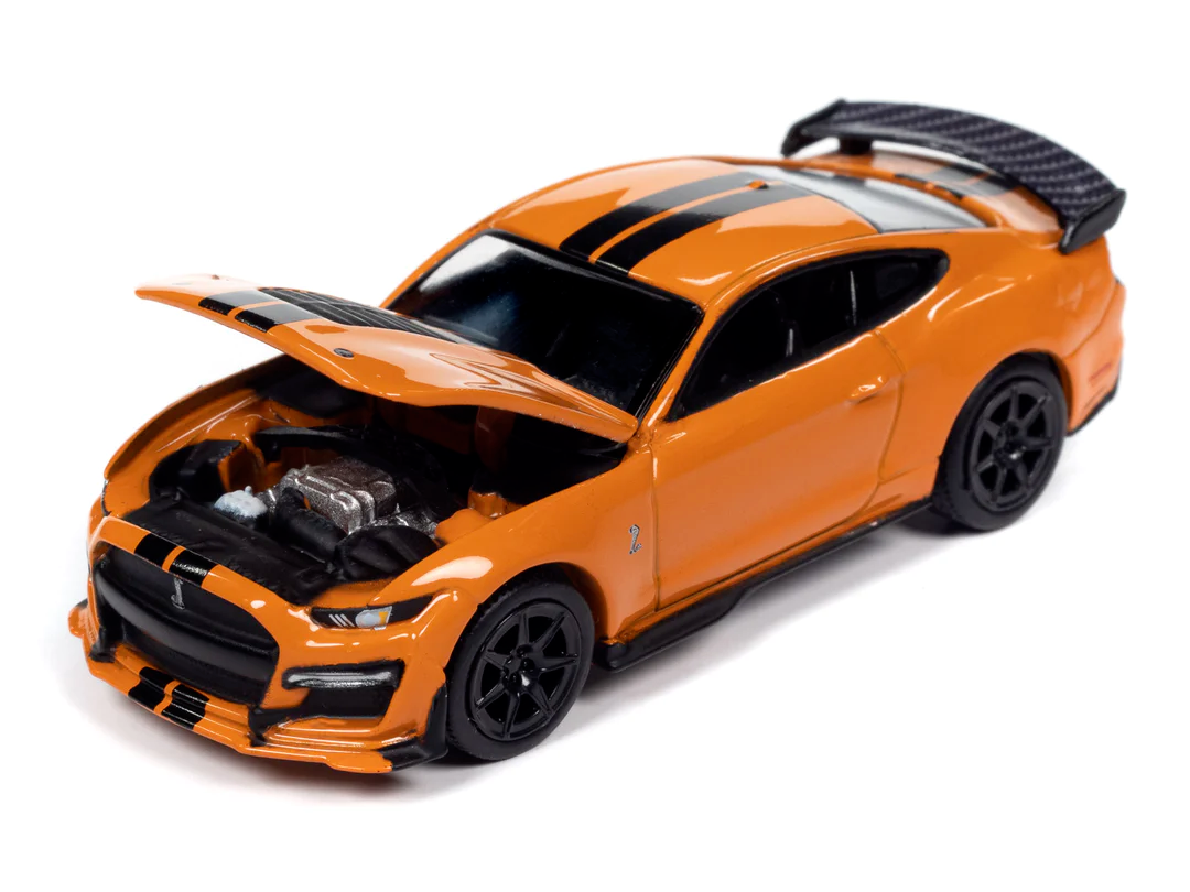 Auto World 1:64 2021 Ford Mustang Shelby GT500 Carbon Fiber Track Pack - Twister Orange