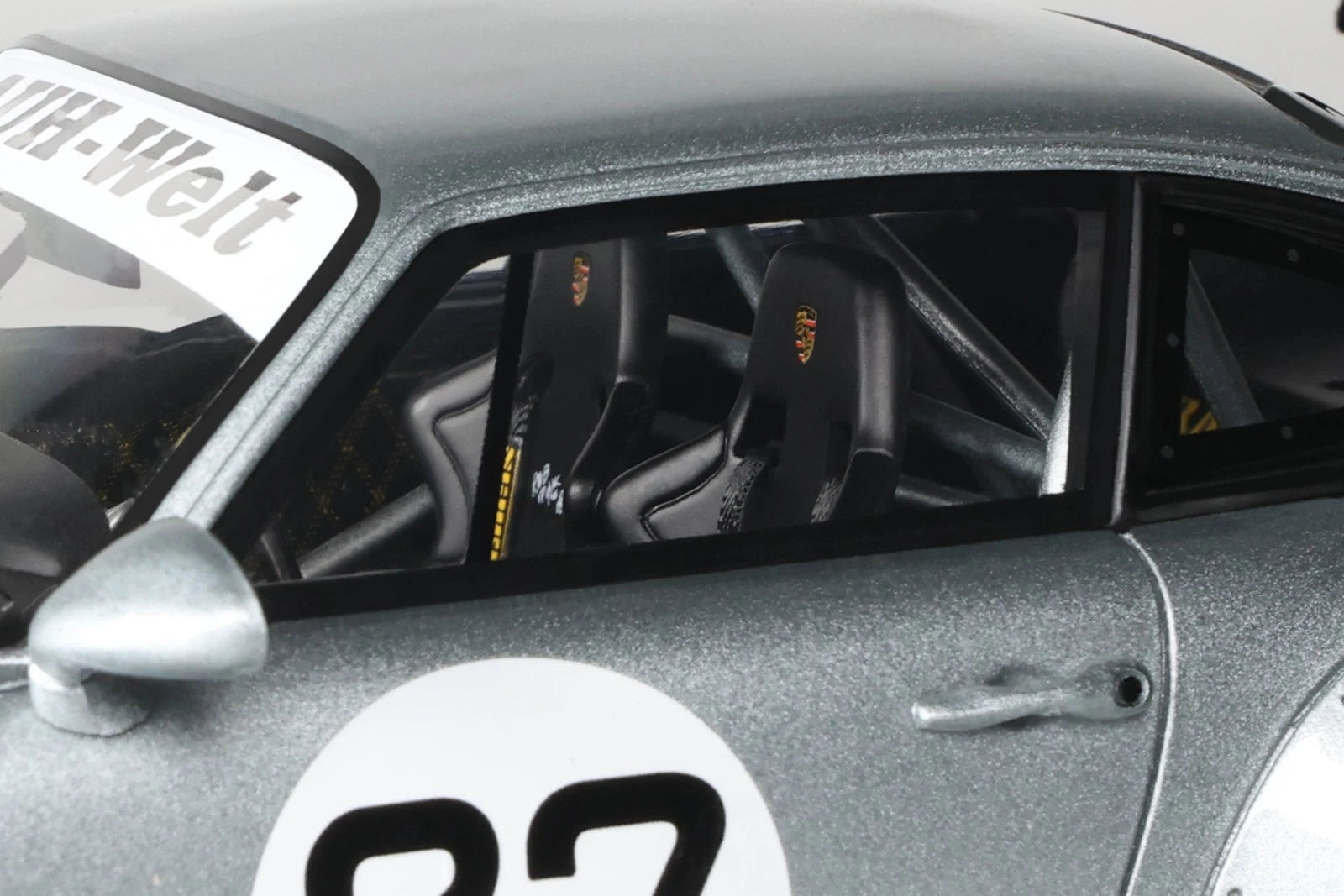 GT Spirit 1:18 Scale Resin, 2024 Porsche 911 RWB Yuiitsumuni - Silver - GT522