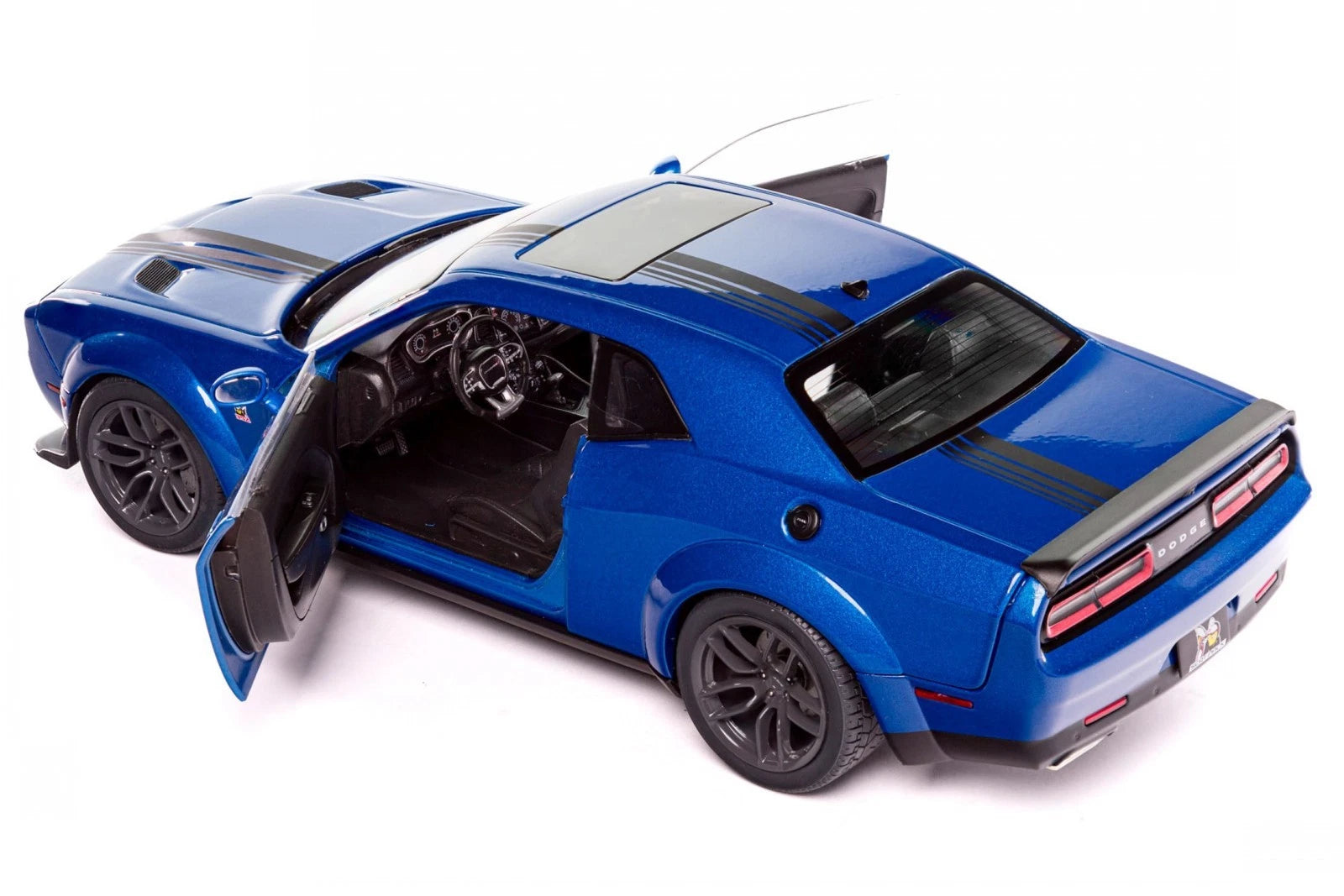Solido 1:18 Diecast, Dodge Challenger R/T Scat Pack Widebody 2023, Electric Blue Pearl - S1805710
