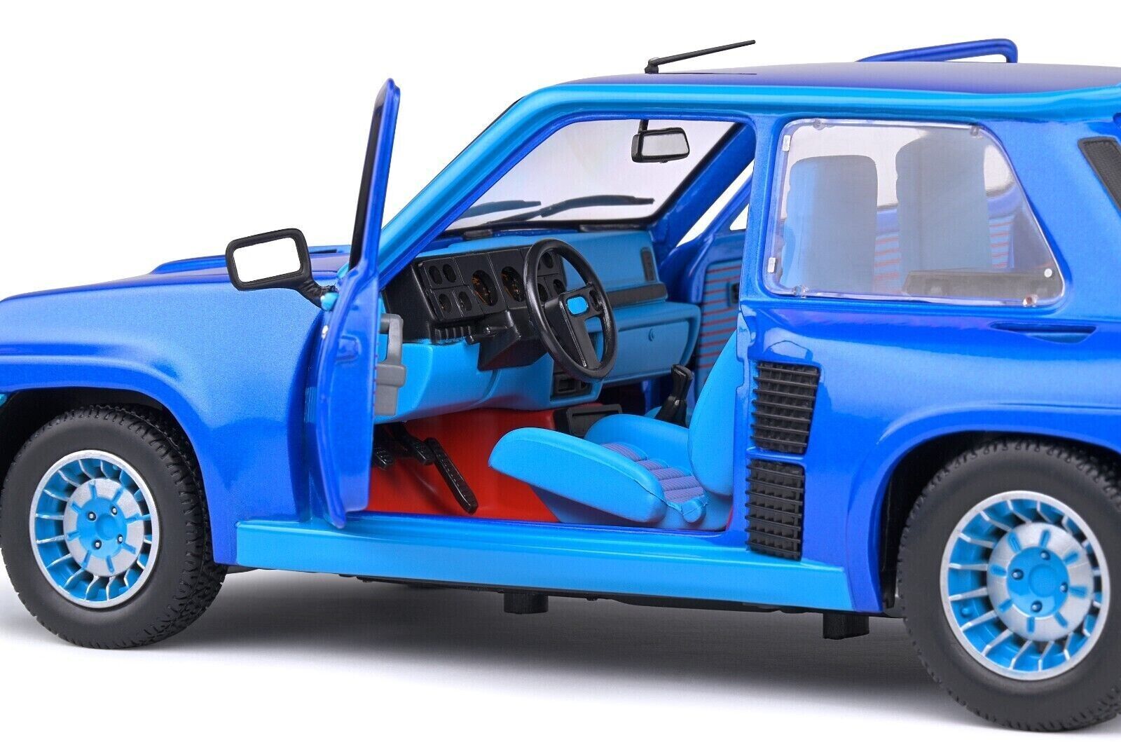SOLIDO 1:18 Scale Diecast - 1981 Renault 5 Turbo in Blue