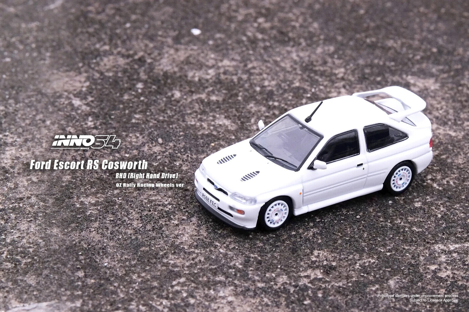 INNO64 1:64 Scale Diecast Model Car - Ford Escort RS Cosworth With OZ Alloys - White - RHD