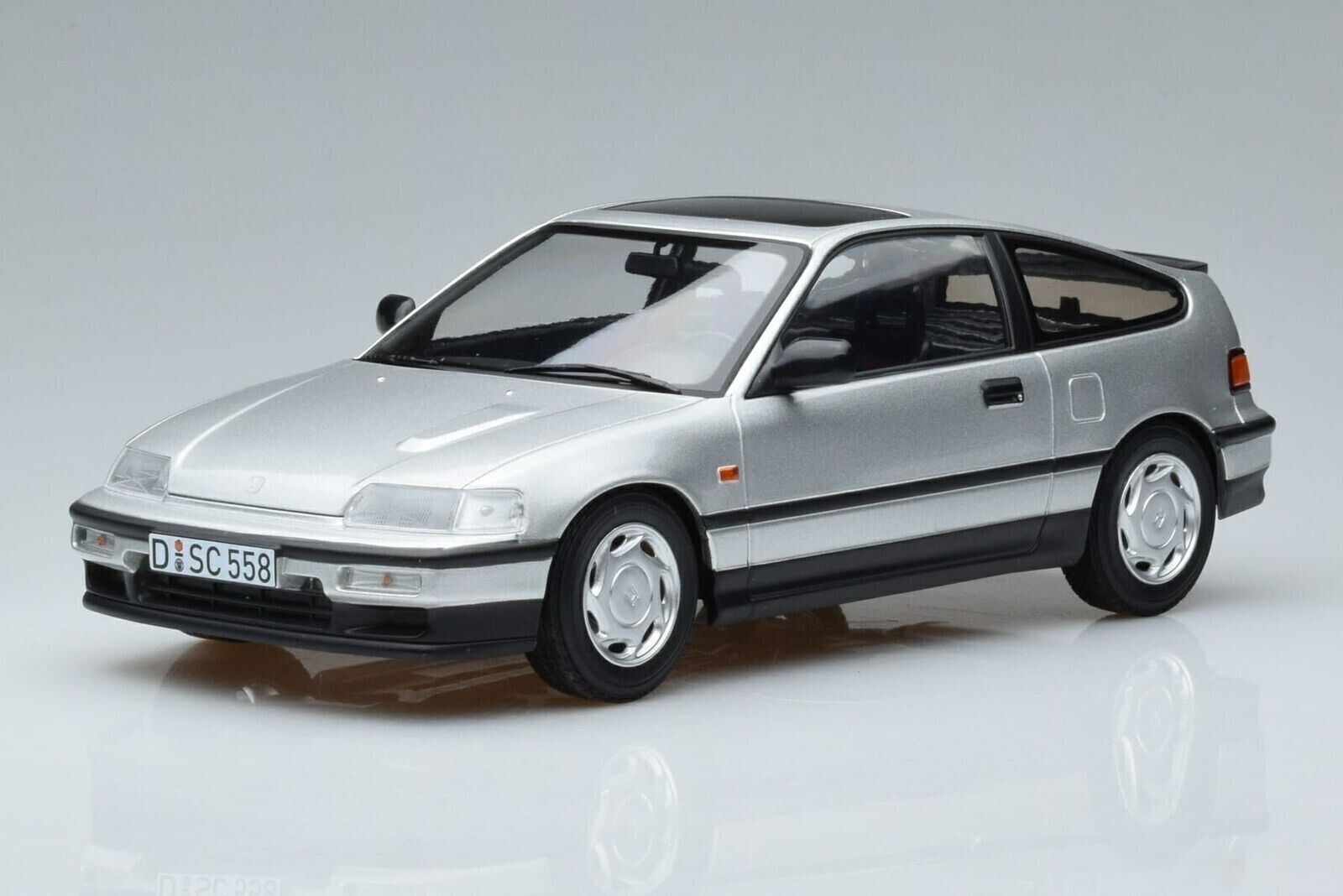 NoRev 1:18 Scale Diecast Model Car, 1990 Honda CRX in Silver - 188011