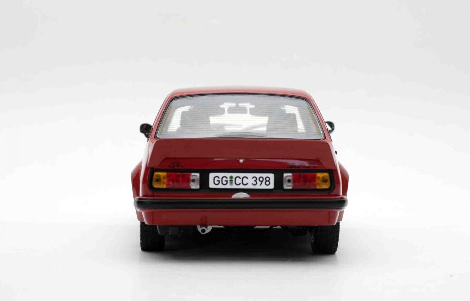 SUNSTAR 1:18 Scale Diecast Model - 1980 Opel Ascona 400 in Red 5398