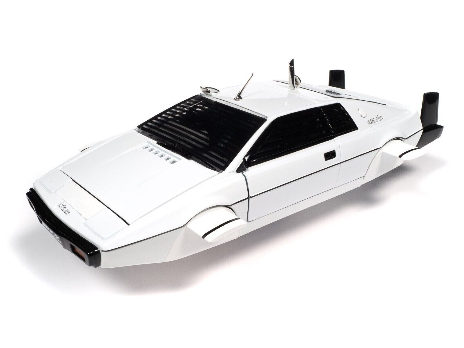 AUTO WORLD 1:18 LOTUS ESPRIT SERIES 1 model road car White Bond 007 AWSS132