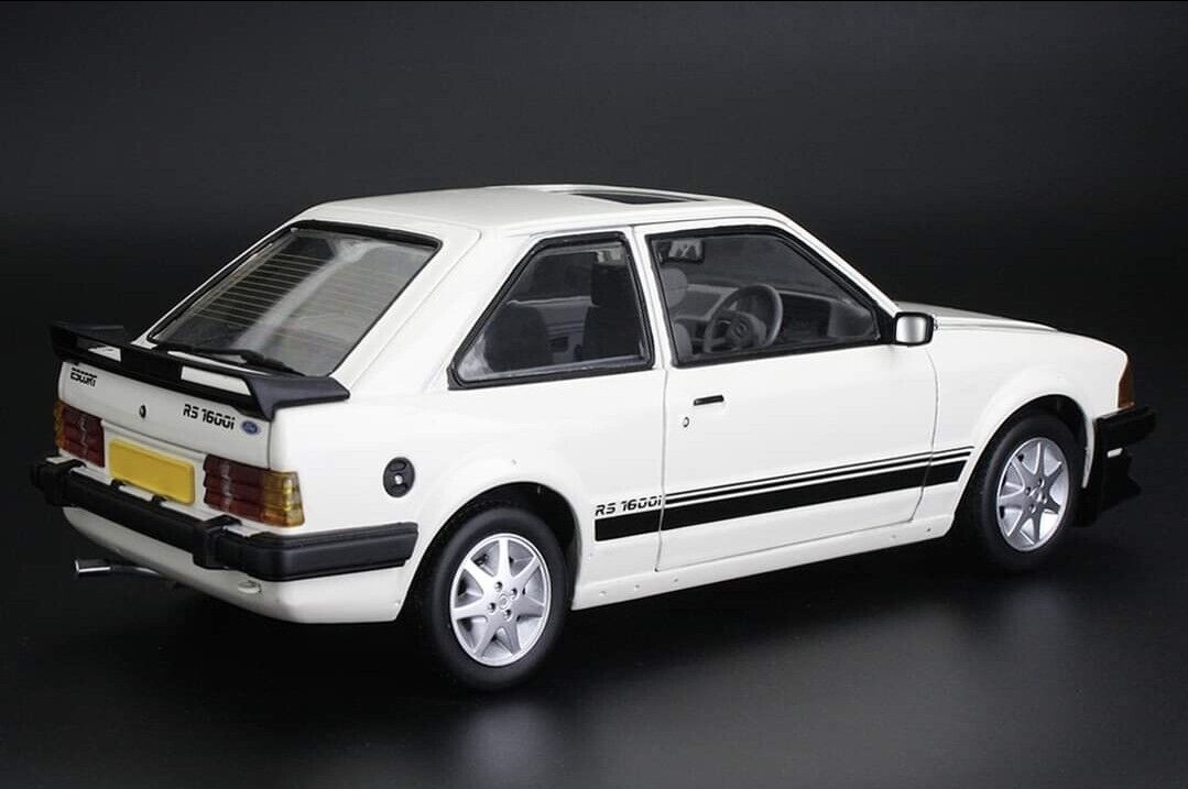 SUNSTAR 1:18 Scale Ford Escort Mk3 RS1600i in White