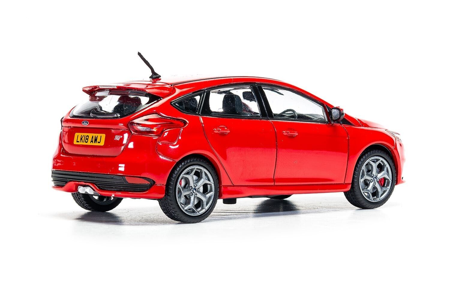 Corgi 1:43 Diecast Model Car VA15303 Ford Focus Mk3 ST-3 in Race Red