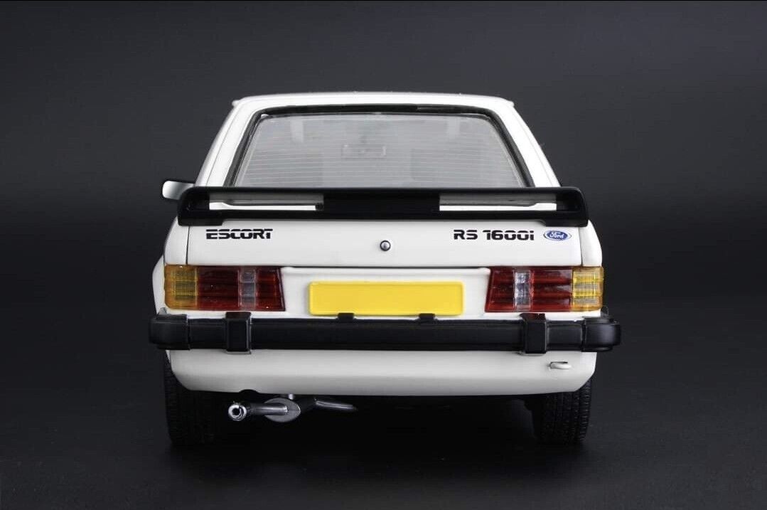 SUNSTAR 1:18 Scale Ford Escort Mk3 RS1600i in White