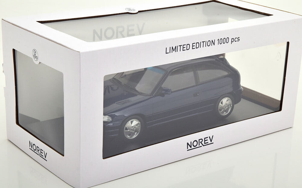Norev 1:18 Scale Diecast - 1992 Opel (Vauxhall) Astra GSi - Blue - 183670
