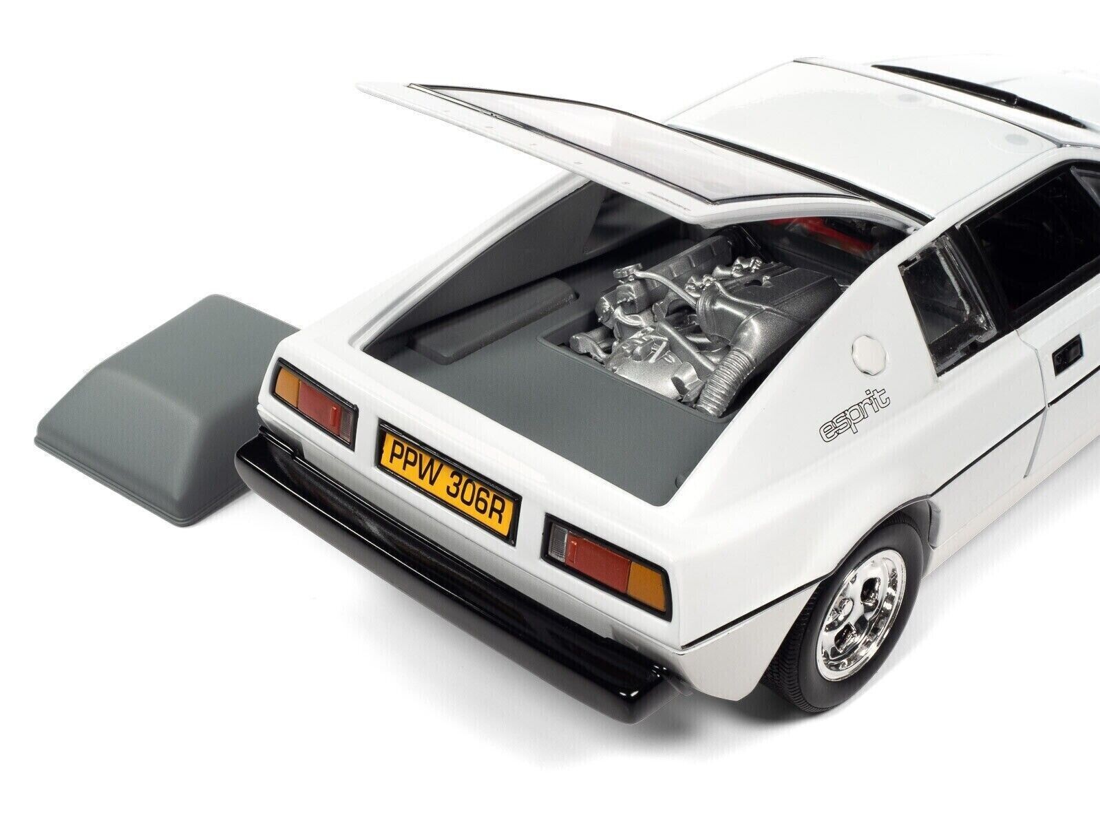 AUTO WORLD 1:18 LOTUS ESPRIT SERIES 1 model road car White Bond 007 AWSS132