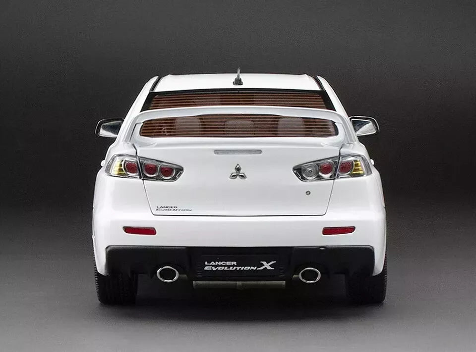 Sunstar 1:18 2018 Mitsubishi Lancer Evolution X - White, 5824