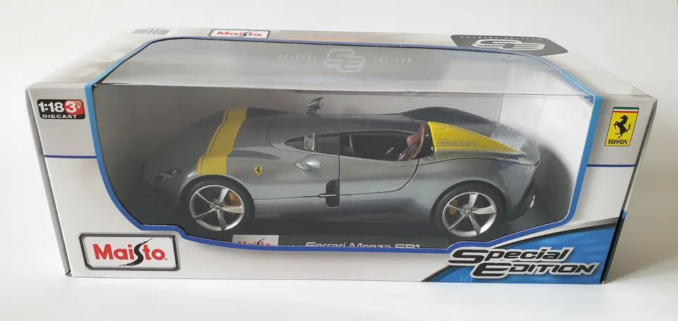 MAISTO 1:18 Scale Diecast - Ferrari Monza SP1 in Silver/Yellow
