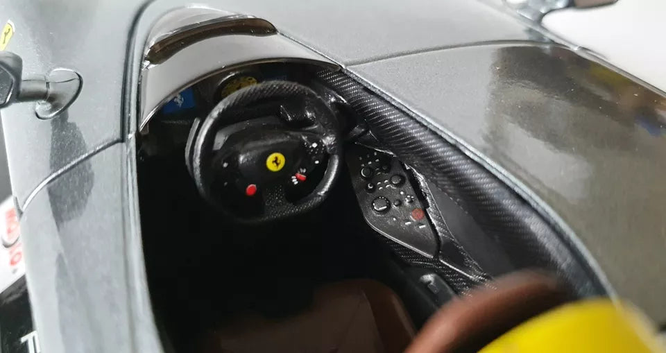 MAISTO 1:18 Scale Diecast - Ferrari Monza SP1 in Silver/Yellow
