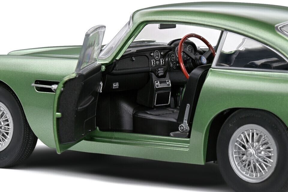 SOLIDO 1:18 ASTON MARTIN DB5 model road car, Porcelain Green 1964, S1807102