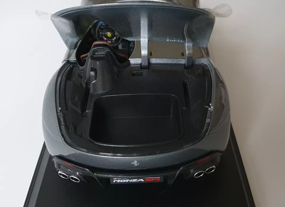 MAISTO 1:18 Scale Diecast - Ferrari Monza SP1 in Silver/Yellow