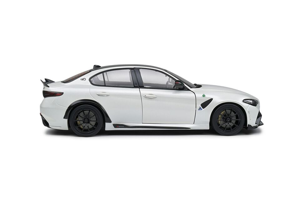 Solido 1:18 Diecast Model Car - 2022 Alfa Romeo Giulia GTA White