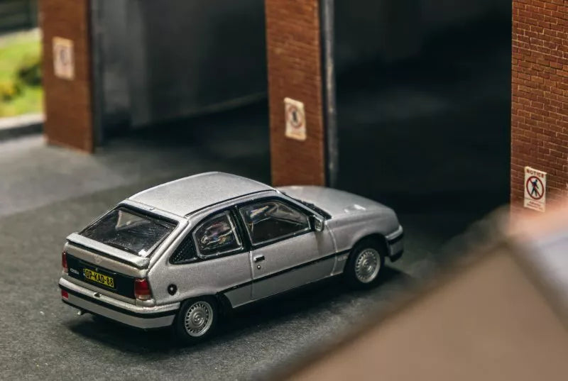 TARMAC WORKS 1:64 Scale Diecast, Opel Kadett E (Astra Mk2) GSi, Silver - T64G-065-SL