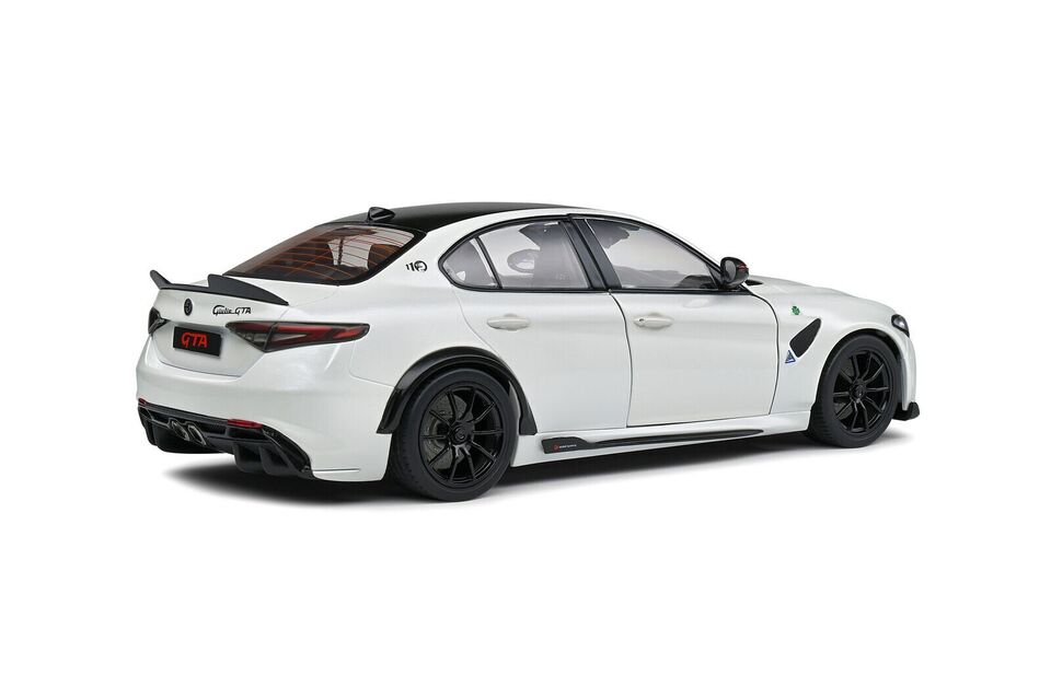 Solido 1:18 Diecast Model Car - 2022 Alfa Romeo Giulia GTA White
