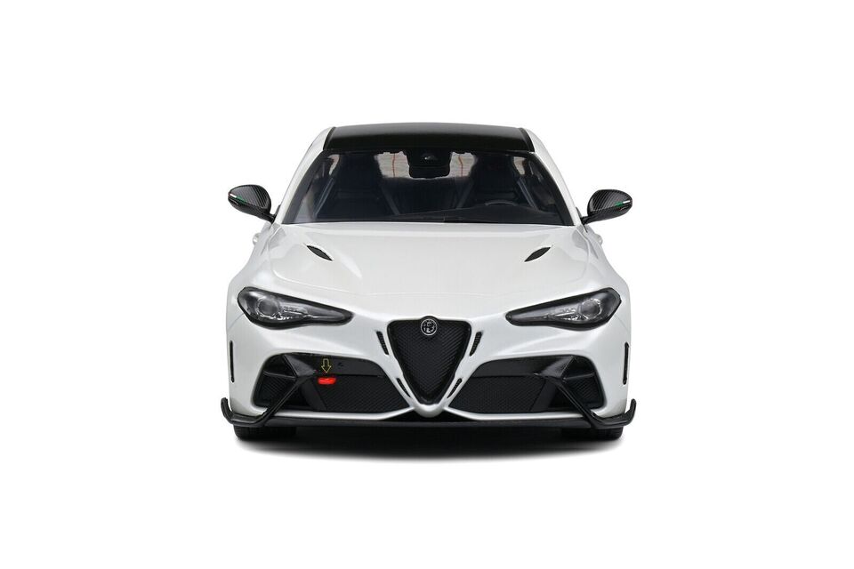 Solido 1:18 Diecast Model Car - 2022 Alfa Romeo Giulia GTA White
