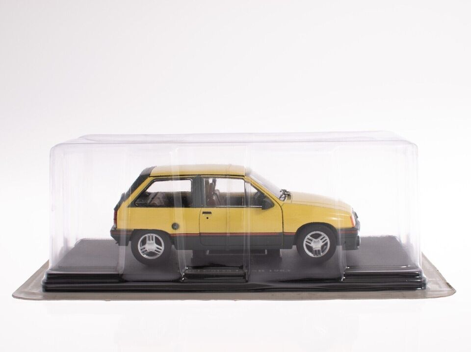 MAG 1:24 Scale Diecast Model Car - Opel Corsa SR (Vauxhall Nova) in Yellow - Blister Pack