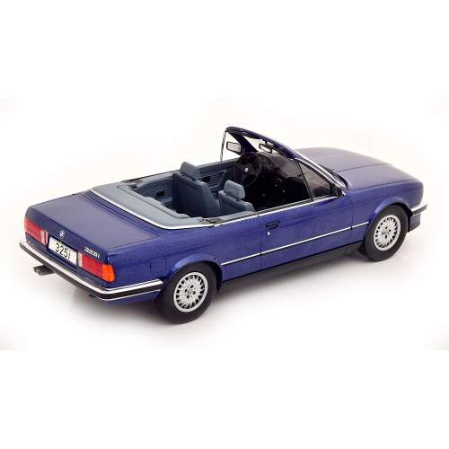 MCG 1:18 Scale Diecast Model, BMW 325i (E30) CONVERTIBLE METALLIC Blue