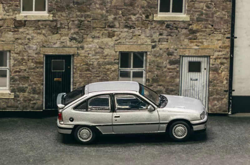 TARMAC WORKS 1:64 Scale Diecast, Opel Kadett E (Astra Mk2) GSi, Silver - T64G-065-SL