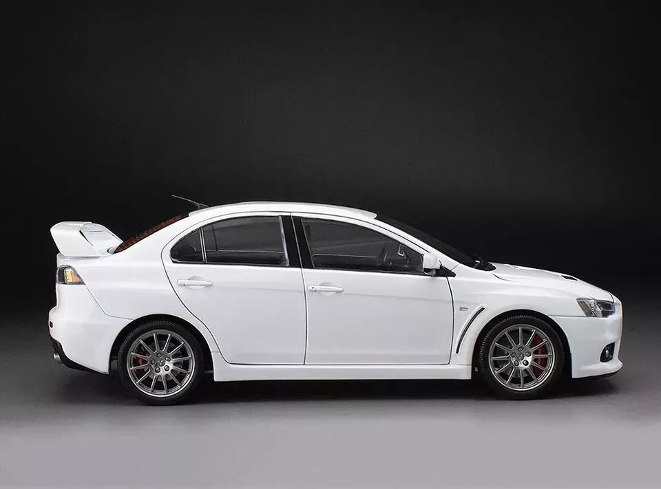 Sunstar 1:18 2018 Mitsubishi Lancer Evolution X - White, 5824