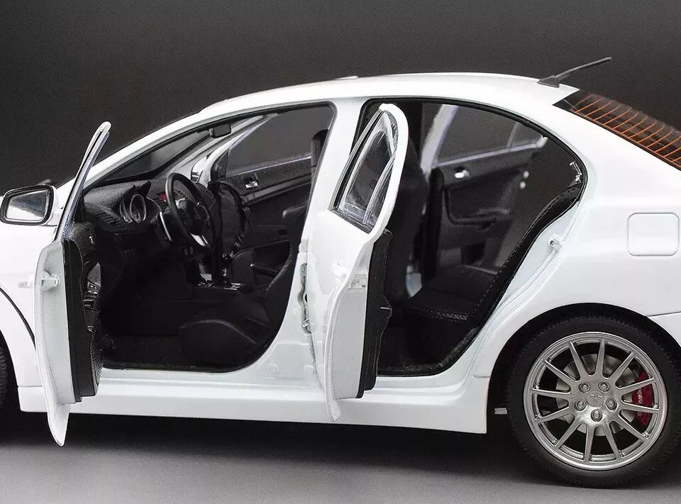 Sunstar 1:18 2018 Mitsubishi Lancer Evolution X - White, 5824