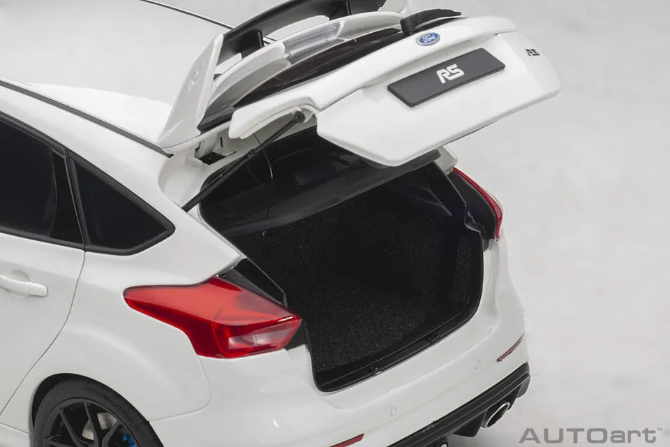 Autoart 1:18 Ford Focus RS 2016, frozen white, (full openings) 72951