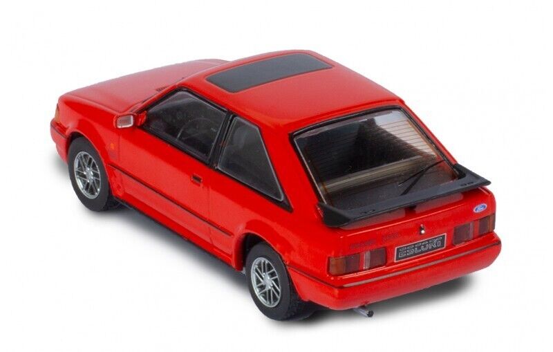IXO 1:43 Scale Diecast Model Car - 1990 Ford Escort Mk4 XR3i in Red