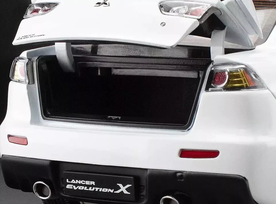 Sunstar 1:18 2018 Mitsubishi Lancer Evolution X - White, 5824