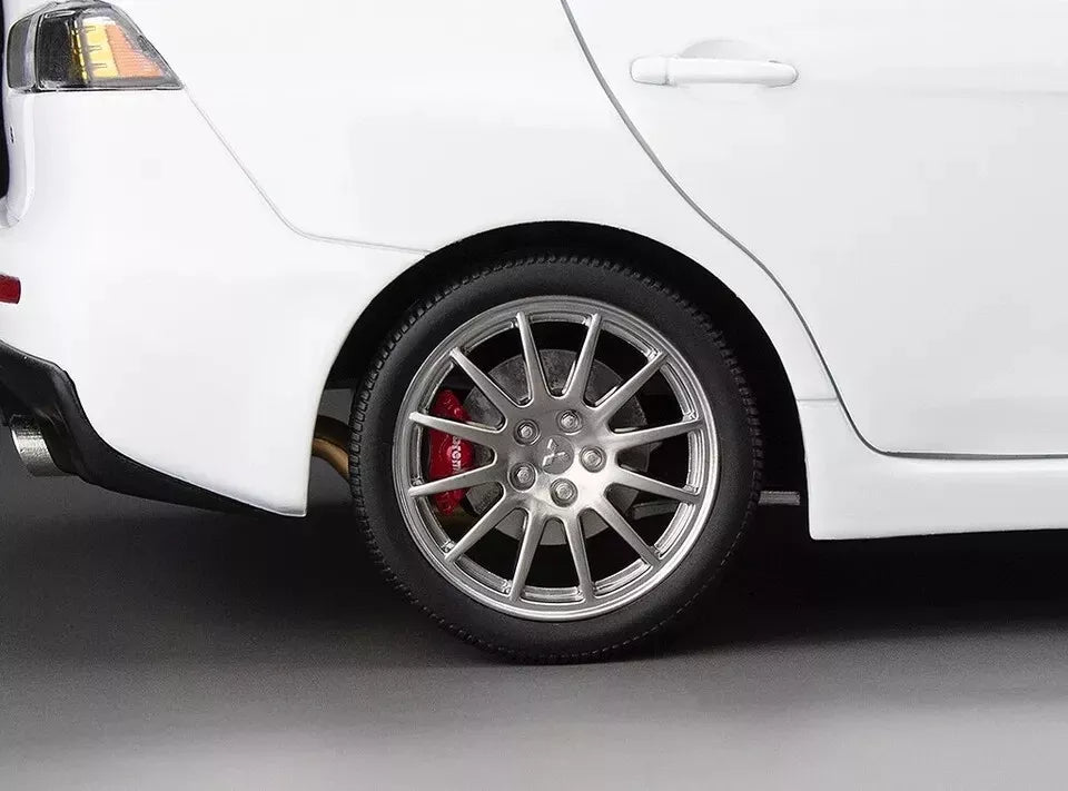Sunstar 1:18 2018 Mitsubishi Lancer Evolution X - White, 5824